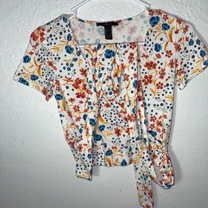 Tie up fit floral crop top, tie up on stomach to make tighter